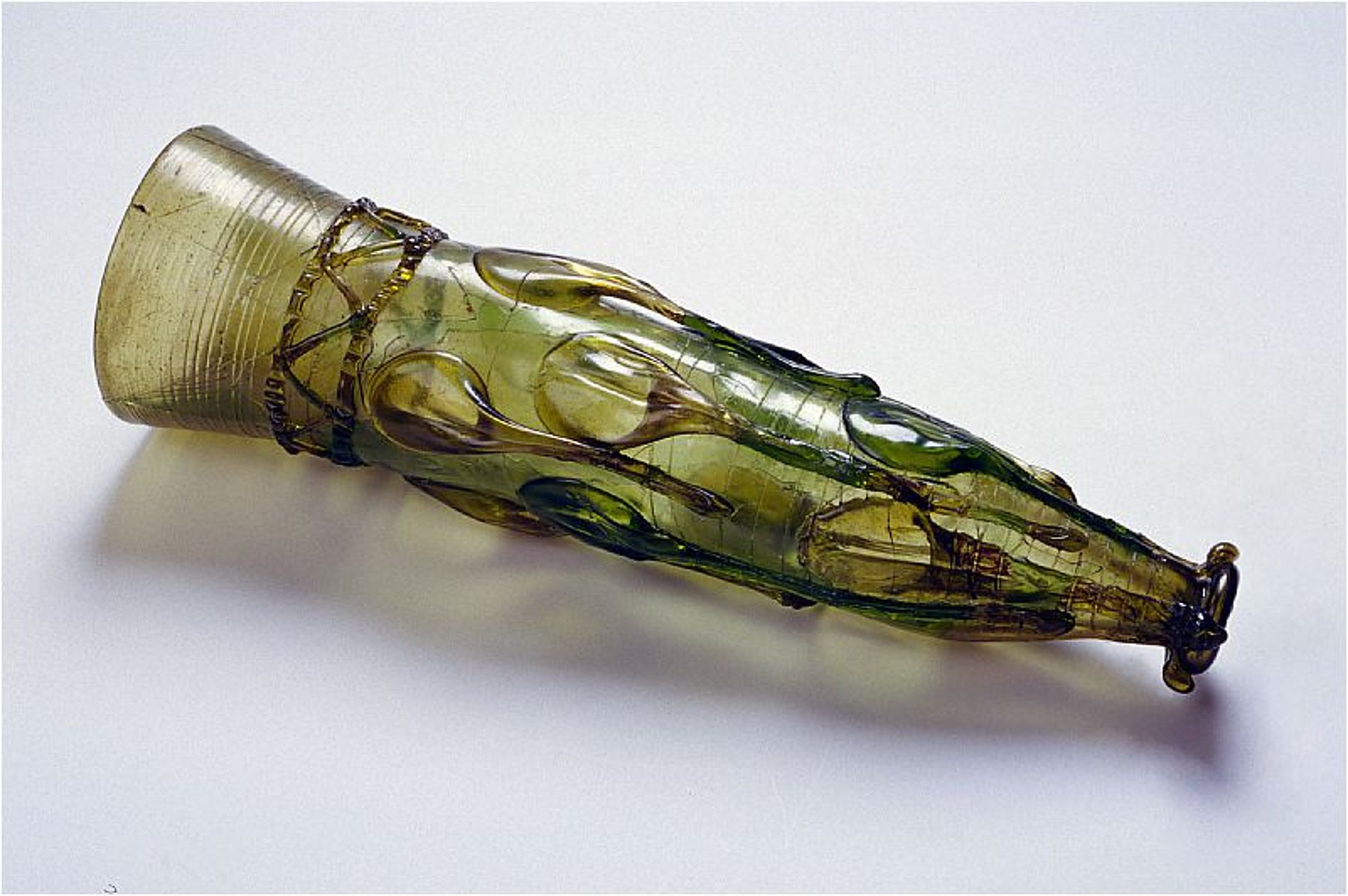 Pa�&aacute;tovit&yacute; poh&aacute;r z hrobu Vendel XII.